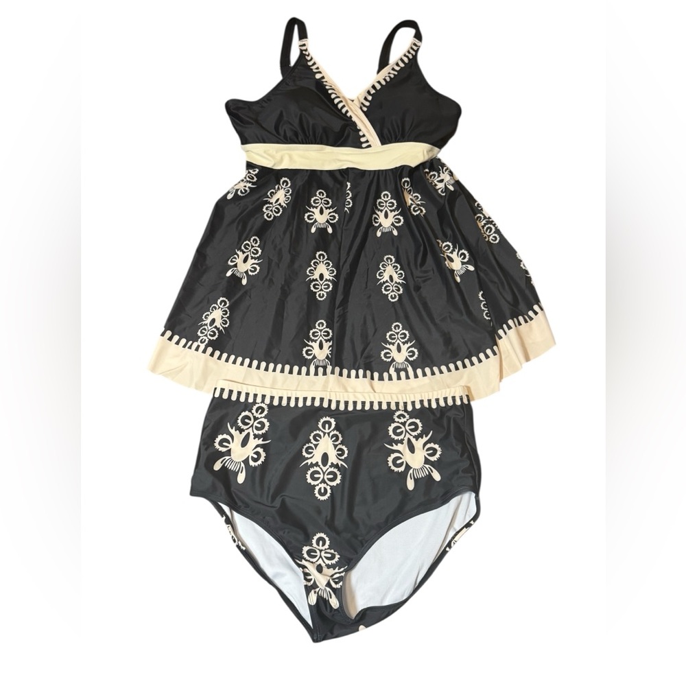 BloomChic Black and Cream Swim Coverup With Matching Bottom Size 18-20 Tankini